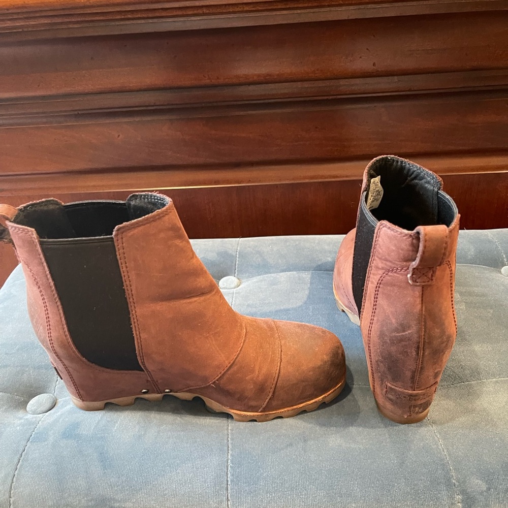 Sorel Lea Wedge Booties (burgundy) Size 7.5 Near new